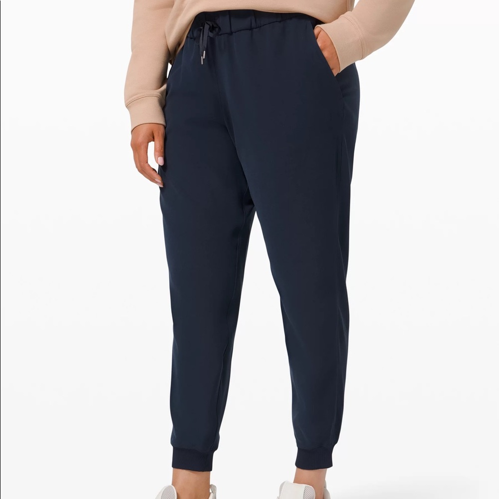 NWT Lululemon On the Fly Jogger 28” True Navy